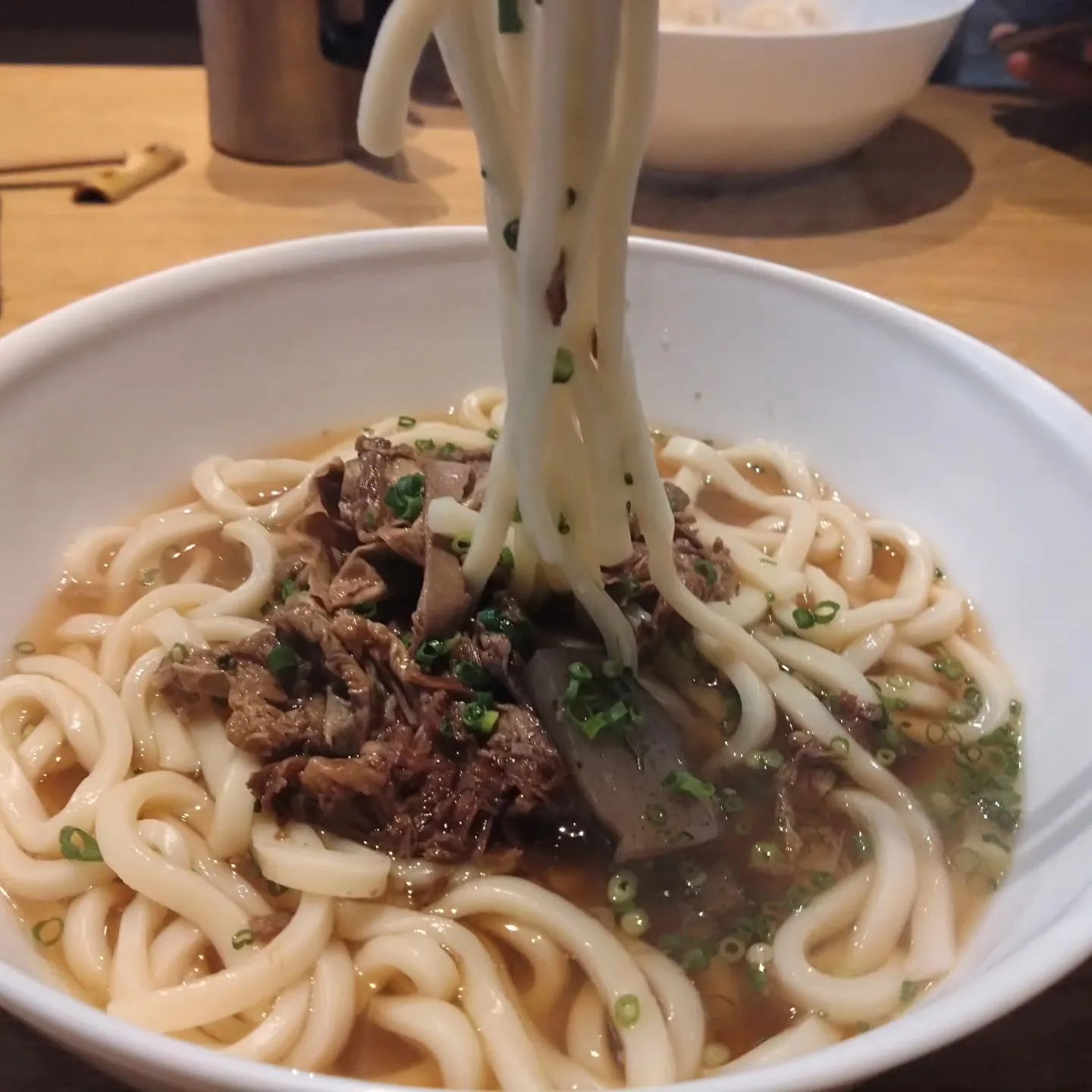 「牛スジうどん」